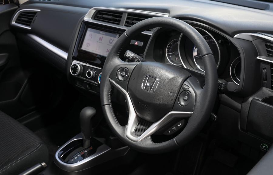 Панель приборов Honda Jazz +Sport 2018 года  (AU) (фото 6 из 7)